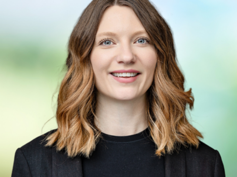 Claire Stirling Headshot