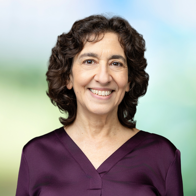 Elise Caplan Headshot