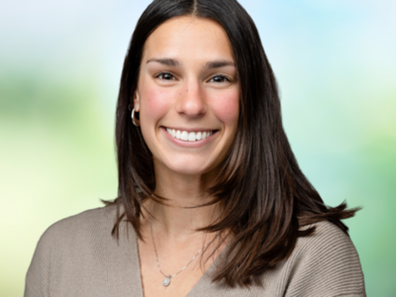 Erin Stangel Headshot